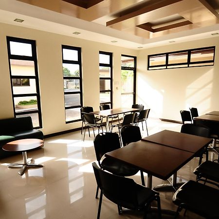 Neuhaus Inn Legazpi Ngoại thất bức ảnh