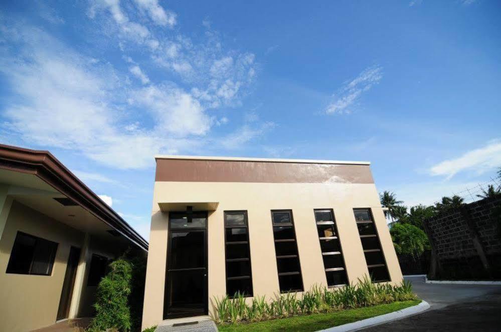 Neuhaus Inn Legazpi Ngoại thất bức ảnh